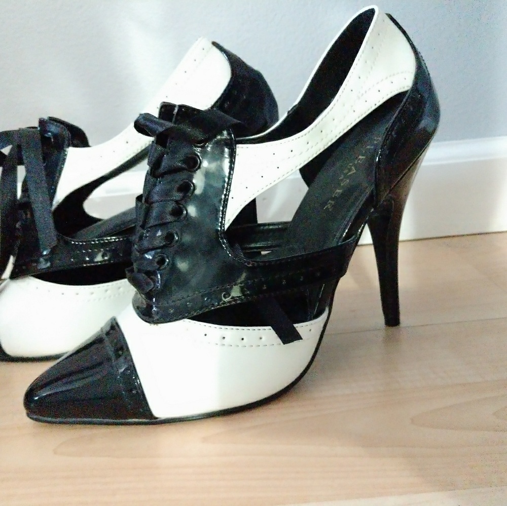 NWOB Pleaser Pinup heels